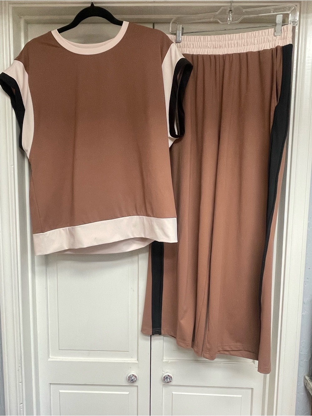 Two-Piece Brown & Cream Lounge Set with Black Trim. Super comfortable!  Worn 1x.